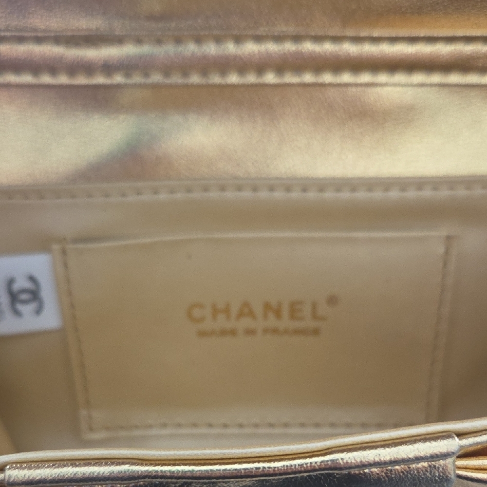 CHANEL Metallic Gold Bow Clutch - Picture 2 of 4